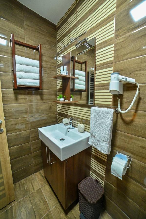 Studio Apartmani Emili Apartman Br 2 บิเยลยินา ภายนอก รูปภาพ